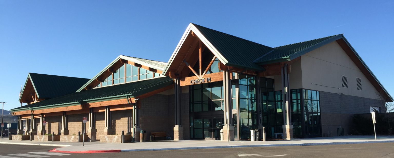 2015-04-18_07_32_19_The_Elko_Regional_Airport_Terminal_in_Elko,_Nevada crop